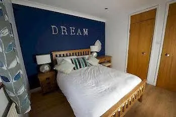 Apartment 5 In يورك